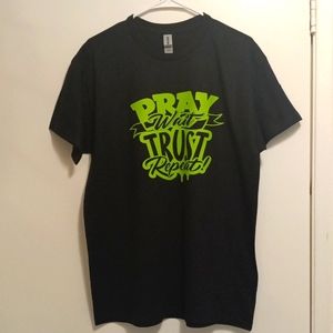 Gildan Large Black Graphic T-Shirt